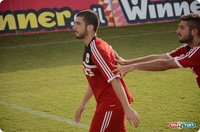 הורחק ויצא בכעס מכר הדשא. בר נמני (אמיר אזון)